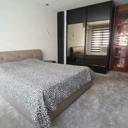 Palacio - 2 Bedroom On Main Square Lejlighed